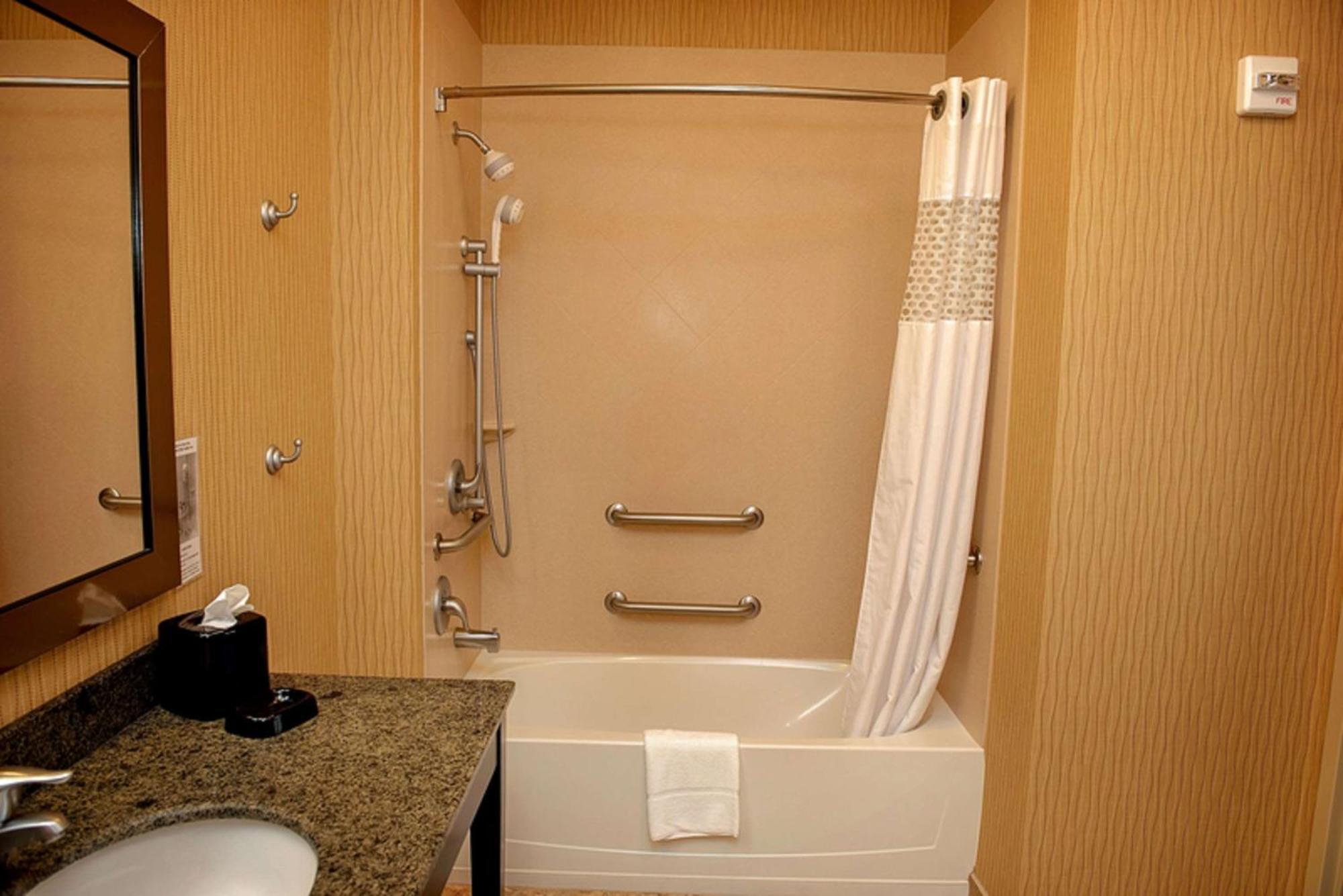 Hampton Inn & Suites Брадентон Экстерьер фото