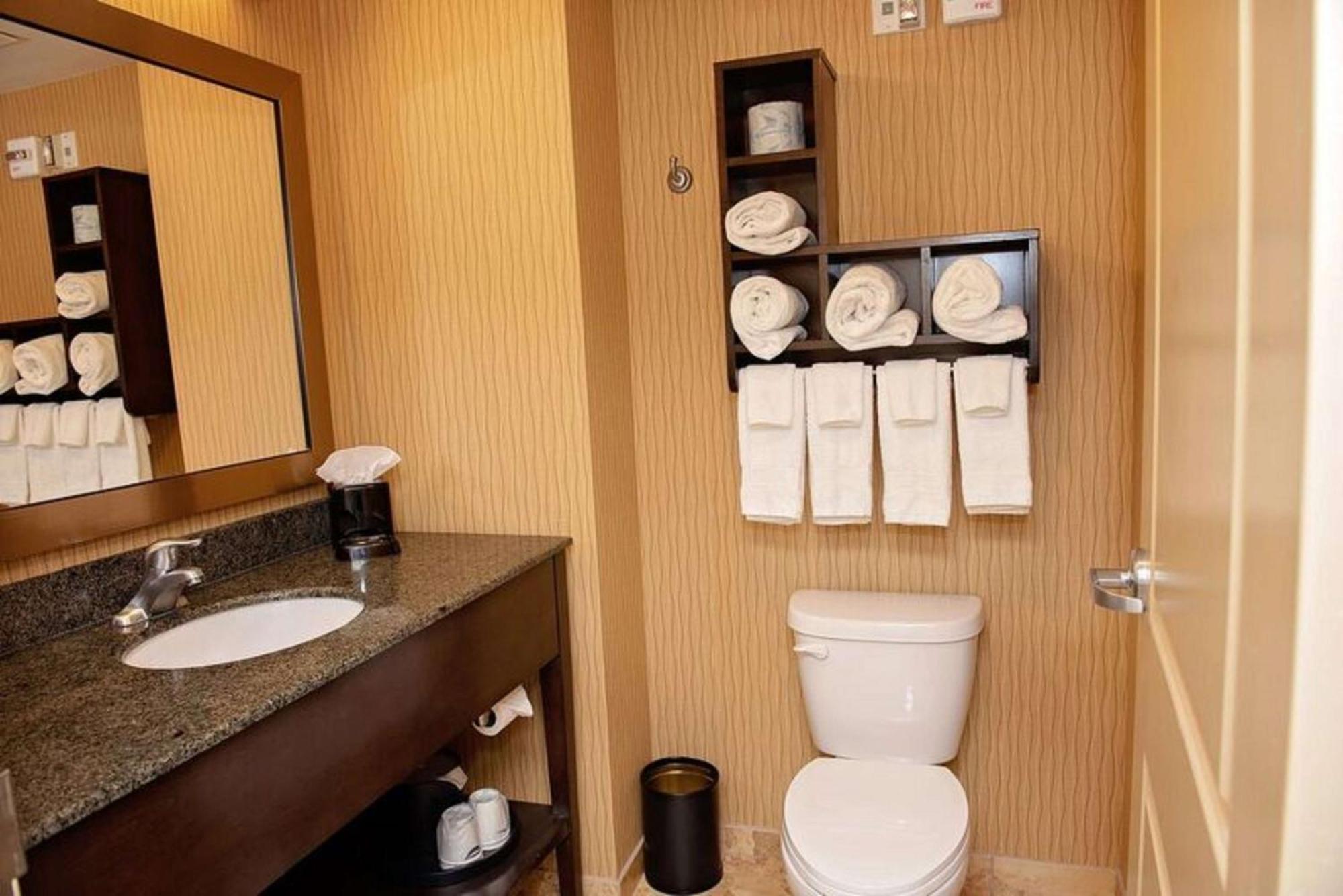 Hampton Inn & Suites Брадентон Экстерьер фото